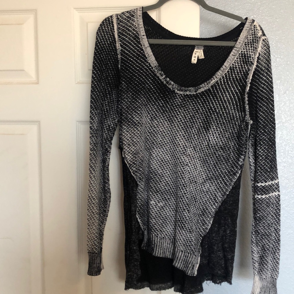 Free People We The Free Raw Hemmed Sweater Size M
